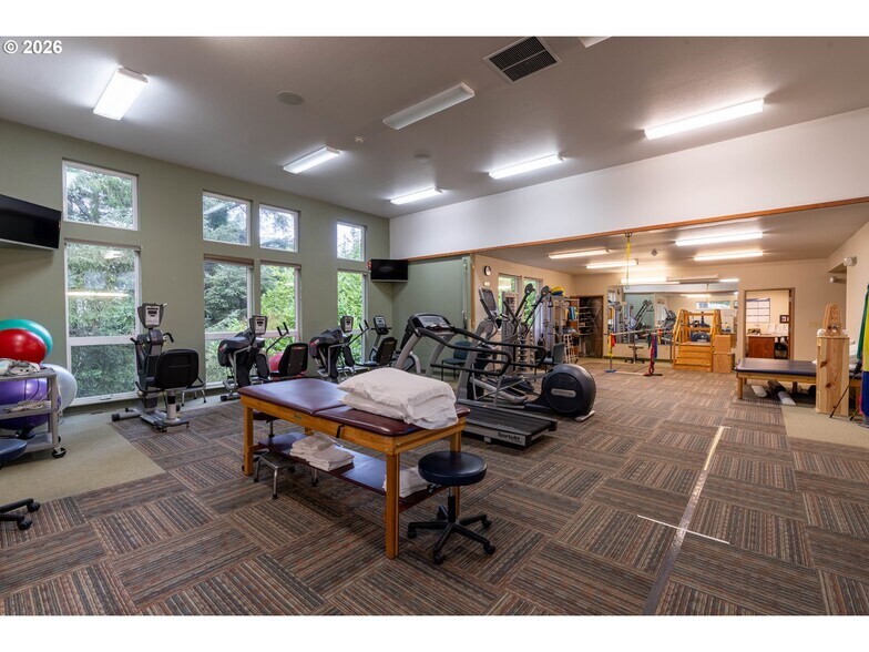 More Photos Of , Coos Bay Office For Sale