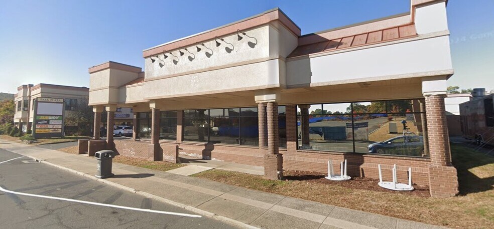 More Photos Of 59 N Main St, Bristol Storefront For Sale