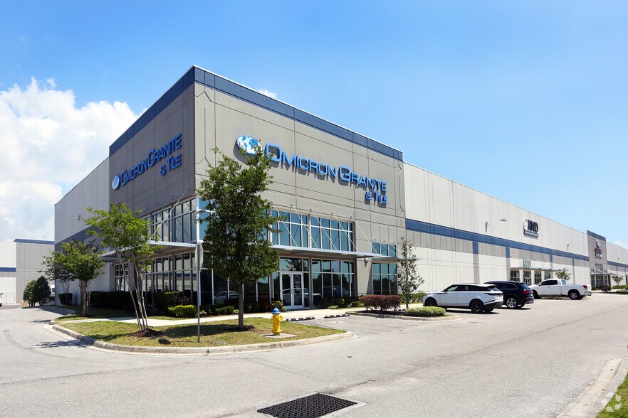 More Photos Of 7910 25th Ct E, Sarasota Warehouse For Lease