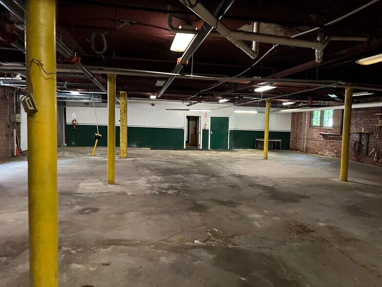 More Photos Of 31 S Main St, Concord General Retail For Sale