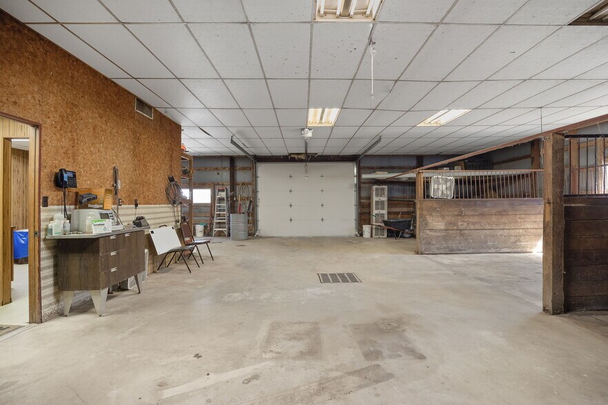 More Photos Of 1302 W US Highway 71, Savannah Industrial For Sale