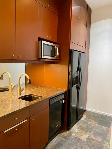 More Photos Of 1005 S 76th Ave, Omaha Medical For Lease