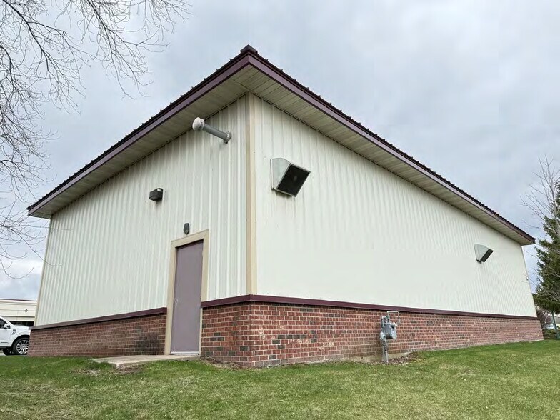 More Photos Of 8494 Market St, Middleton Flex For Sale