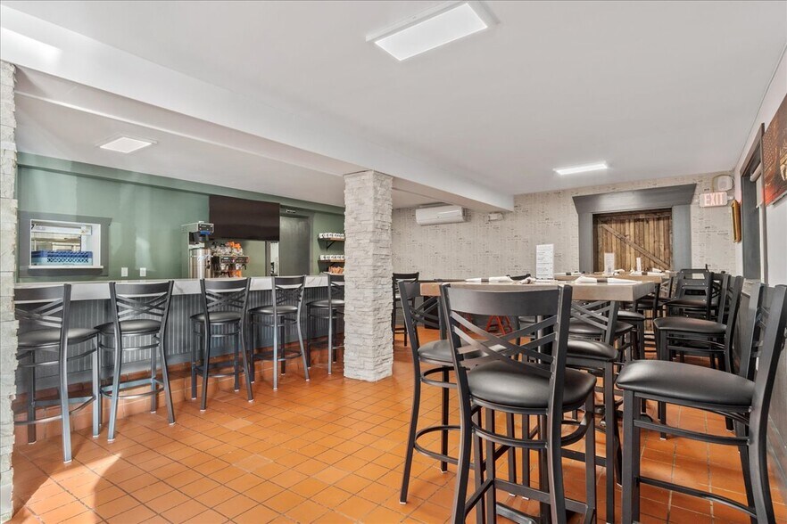 More Photos Of 19112 Keep Tryst Rd, Knoxville Restaurant For Sale