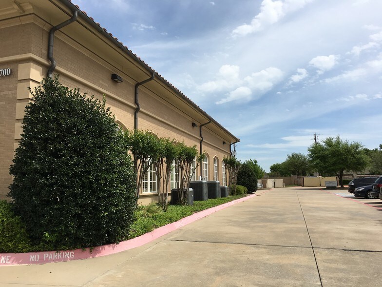 More Photos Of 7700 San Jacinto Pl, Plano Medical For Lease