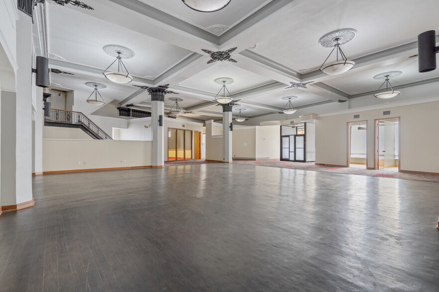 More Photos Of 344 W Genesee St, Syracuse Loft Creative Space For Lease