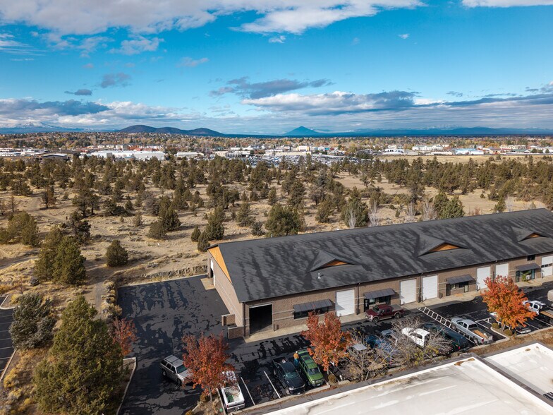More Photos Of 736 SW Umatilla Ave, Redmond Warehouse For Lease