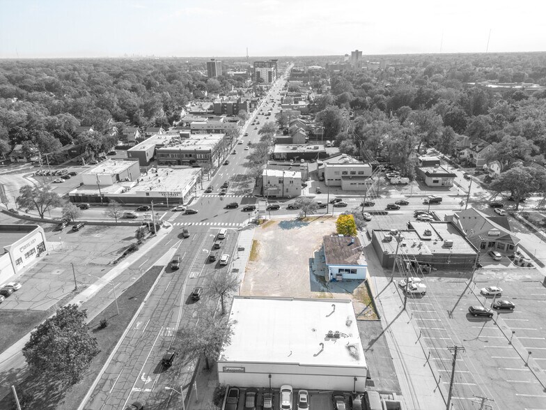 More Photos Of 1005 N Main St, Royal Oak Service Station For Sale