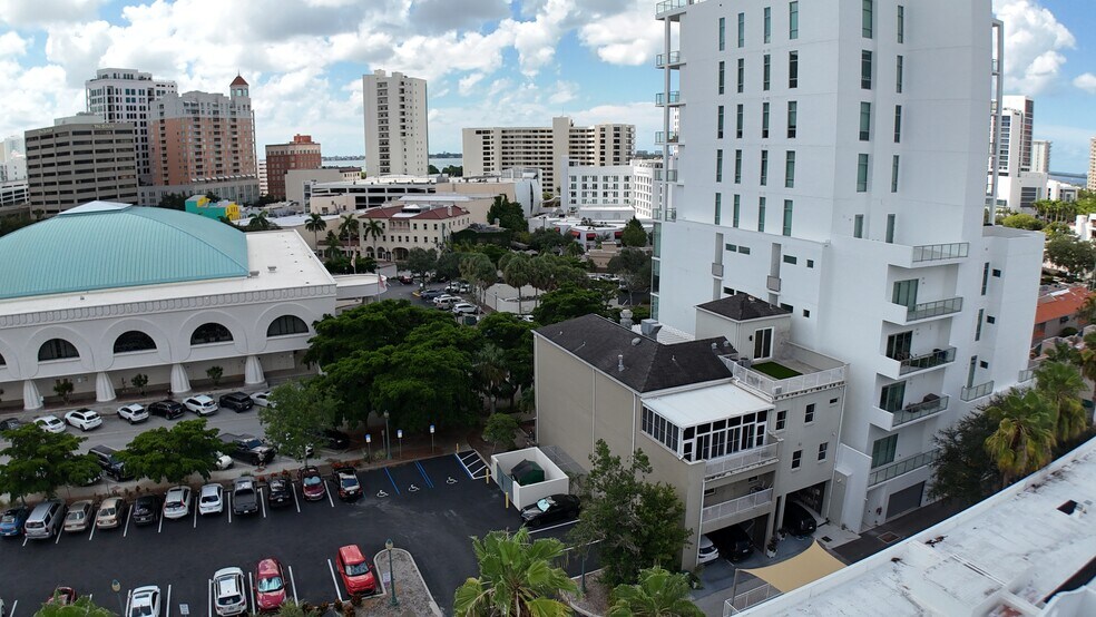 More Photos Of 1345 2nd St, Sarasota Office Residential For Sale