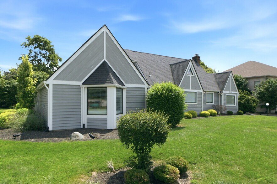 More Photos Of 7266 Far Hills Ave, Centerville Loft Creative Space For Sale