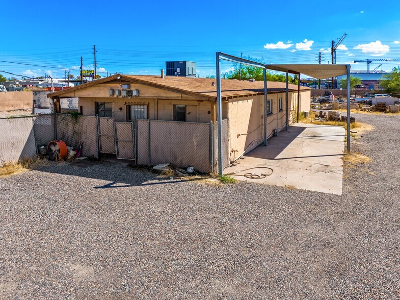 More Photos Of 3911 E Superior Ave, Phoenix Manufacturing For Lease