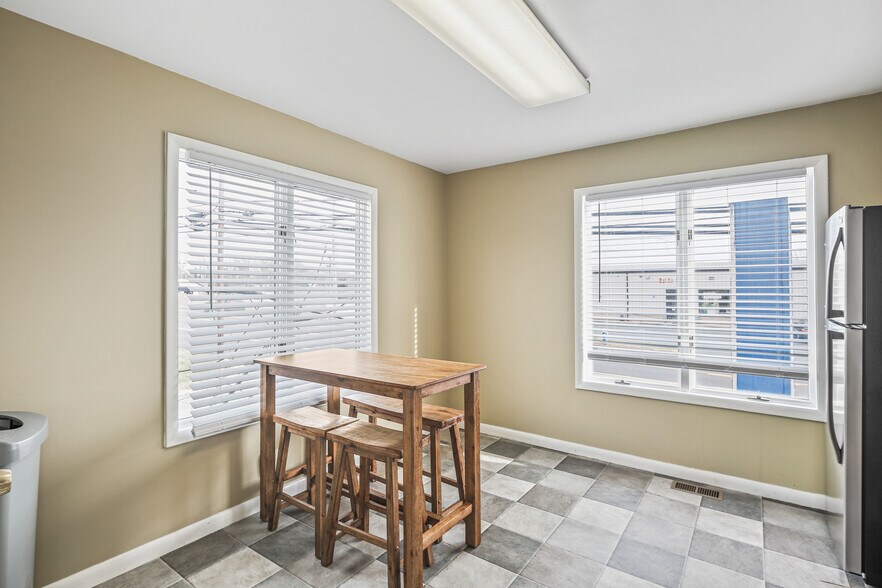 More Photos Of 808 Baltimore Pike, Bel Air Medical For Sale