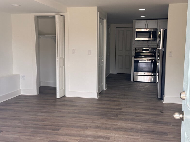 More Photos Of 125 Jones St, Blue Ridge Apartments For Sale