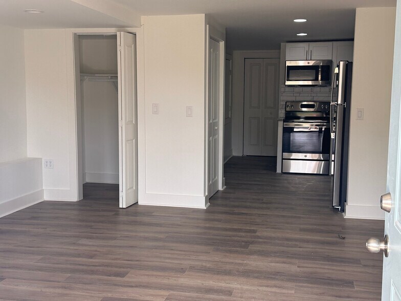 More Photos Of 125 Jones St, Blue Ridge Apartments For Sale