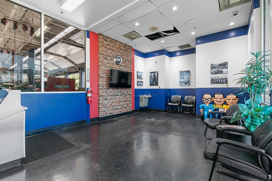 More Photos Of 7750 S Orange Blossom Trl, Orlando Storefront For Sale