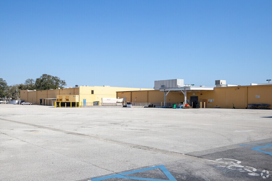 More Photos Of 2400 S Ridgewood Ave, South Daytona Unknown For Lease