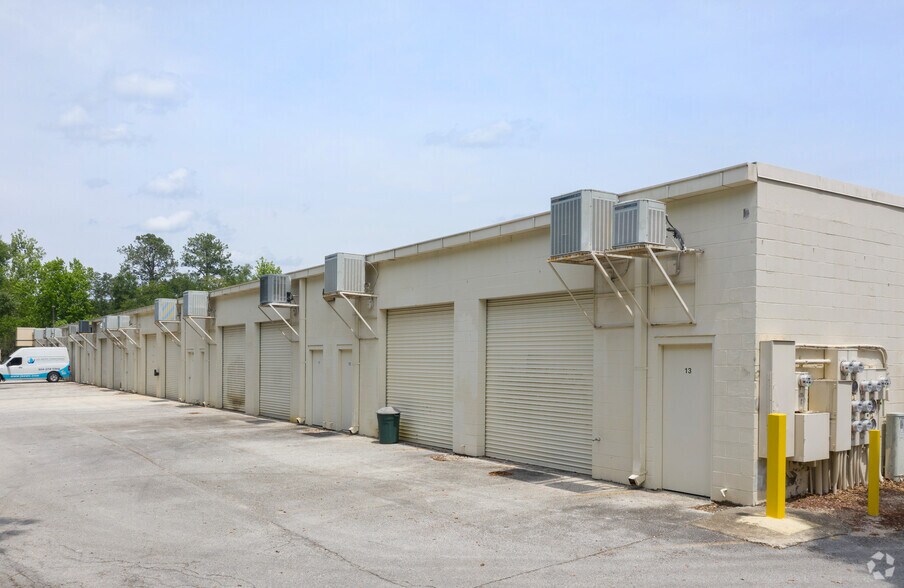 More Photos Of 8638-8640 Philips Hwy, Jacksonville Unknown For Lease