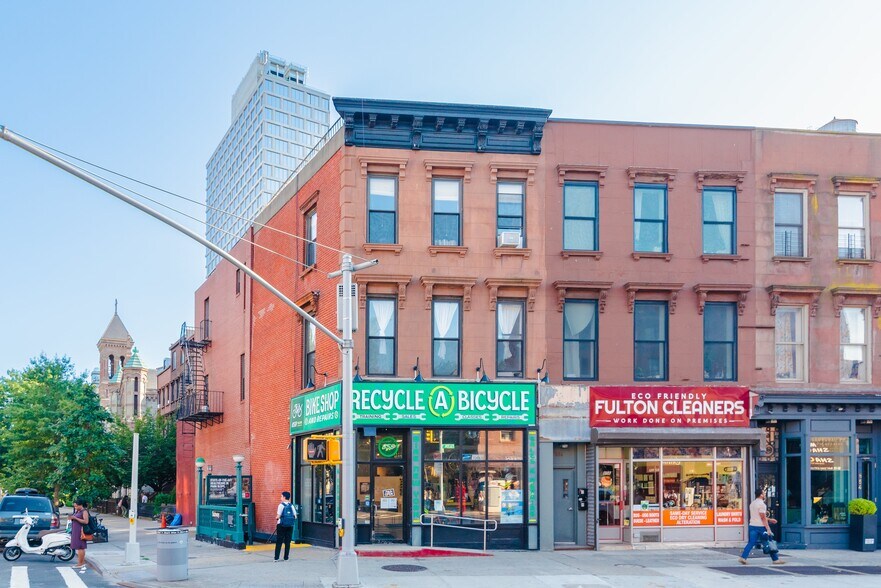 Primary Photo Of 858 Fulton St, Brooklyn Bank For Lease