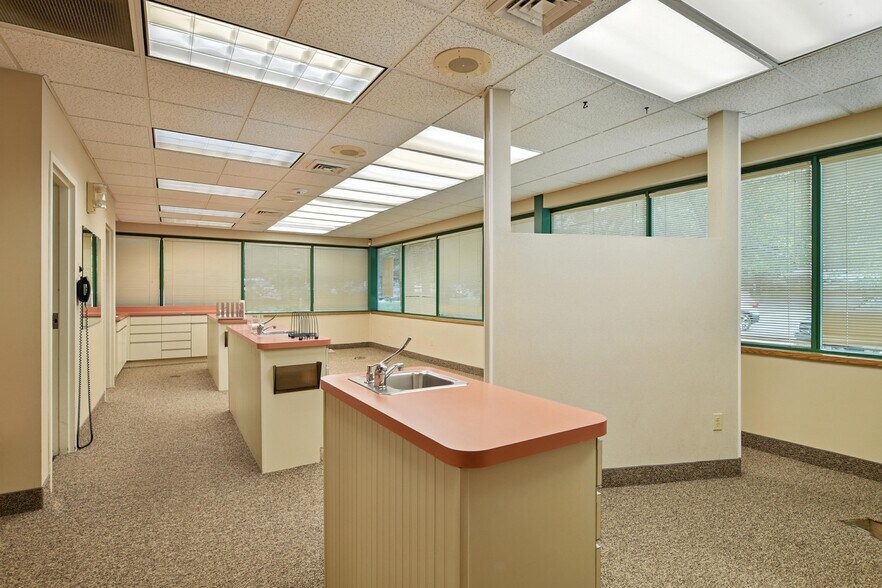 More Photos Of 3 Northwestern Dr, Bloomfield Medical For Lease