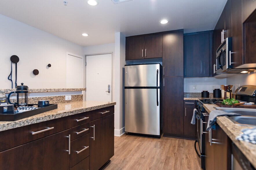 More Photos Of 421 W Broadway, Long Beach Apartments For Lease