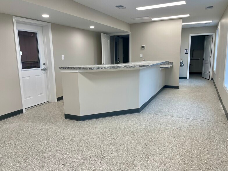 More Photos Of 3925 Lafayette Blvd, Fredericksburg Flex For Lease