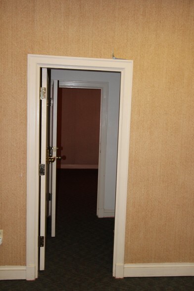 More Photos Of 1318 W Pine St, Hattiesburg Office For Lease