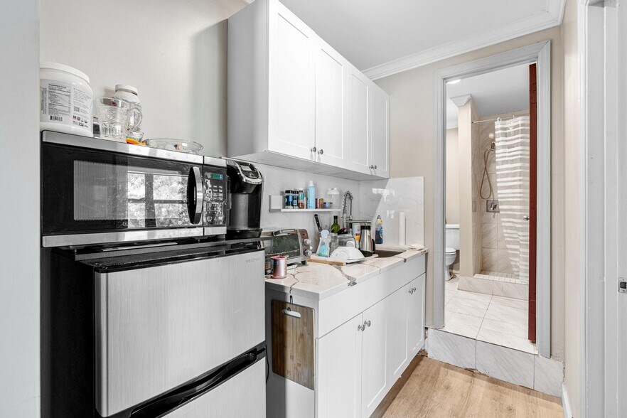 More Photos Of 1500 E Commercial Blvd, Fort Lauderdale Freestanding For Sale