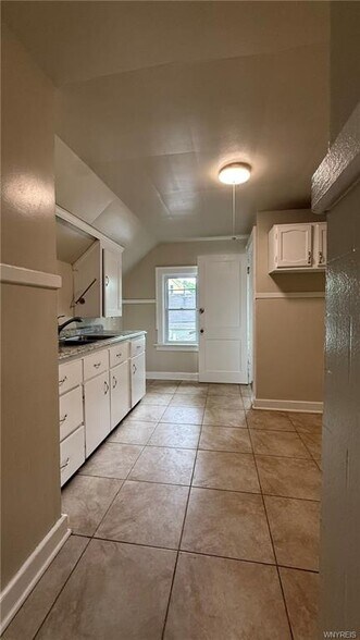 More Photos Of 1890 Linwood Ave, Niagara Falls Apartments For Sale