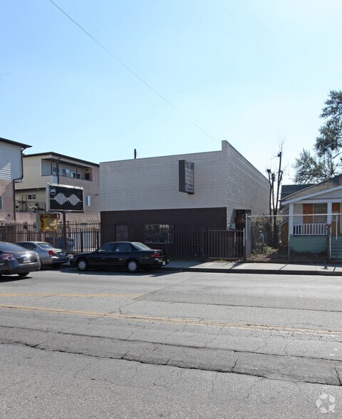 More Photos Of 4518 W Fountain Ave, Los Angeles Auto Repair For Sale