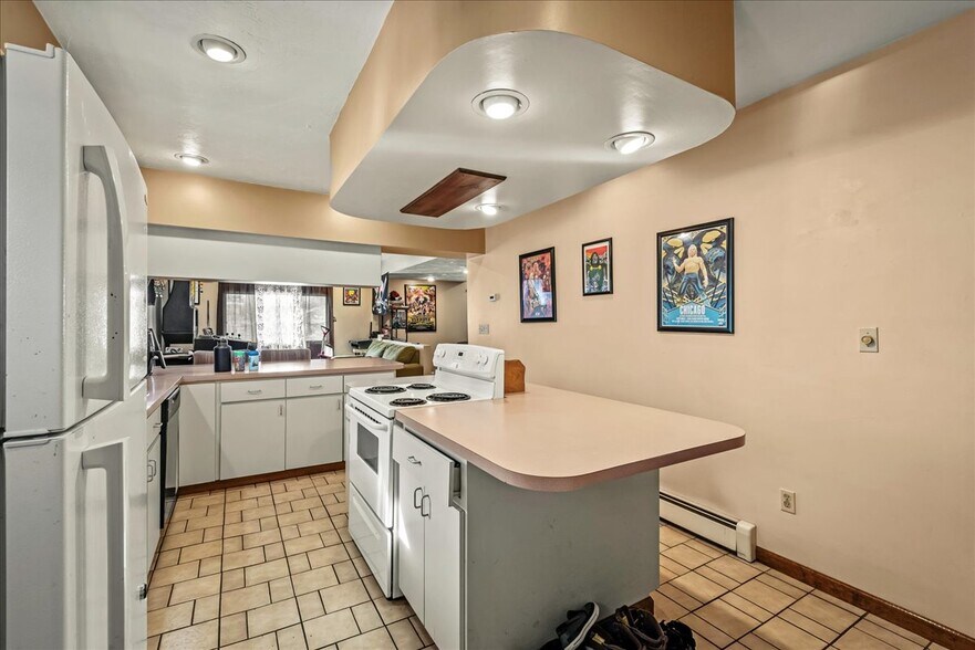 More Photos Of 750 Boulevard Ave, Dickson City Bar For Sale