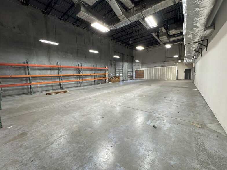 More Photos Of 1330 17th Ave S, Myrtle Beach Showroom For Lease