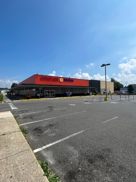 More Photos Of 22 W Landis Ave, Vineland Unknown For Lease