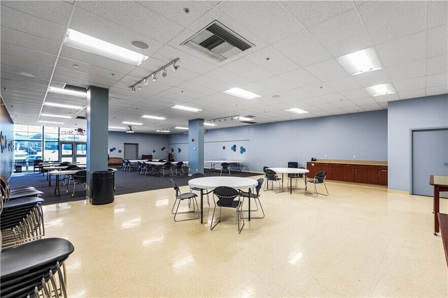 More Photos Of 1900 Belt hwy, Saint Joseph Department Store For Sale