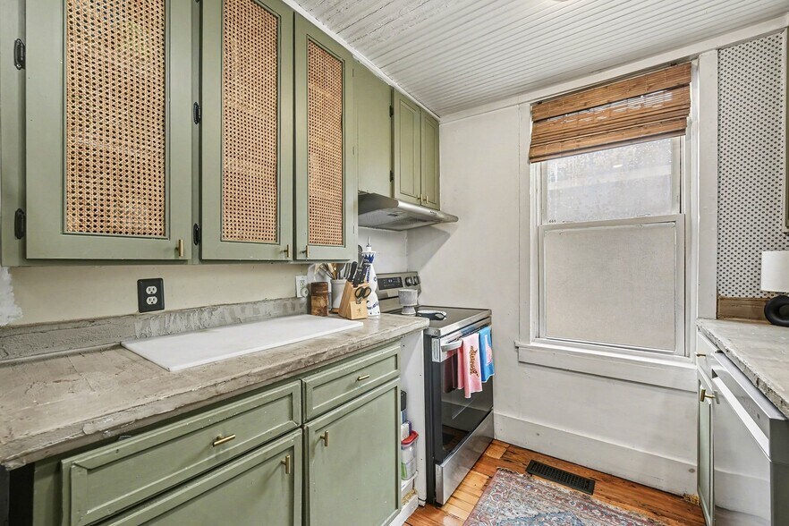 More Photos Of 81 Simons St, Charleston Apartments For Sale