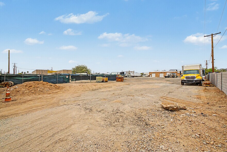 More Photos Of 3050 W 4th Ave, Apache Junction Warehouse For Lease