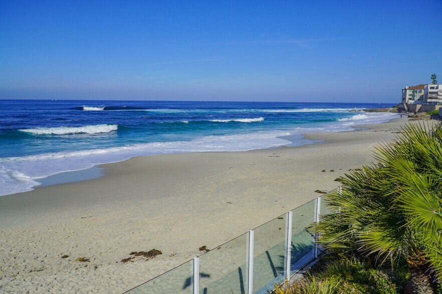 More Photos Of 7421-7425 La Jolla Blvd, Ln, La Jolla Apartments For Sale