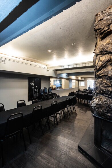 More Photos Of 1301 E Fulton St, Garden City Bar For Sale