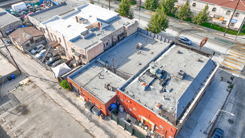 More Photos Of 2604 W 54th St, Los Angeles Storefront Retail Office For Sale