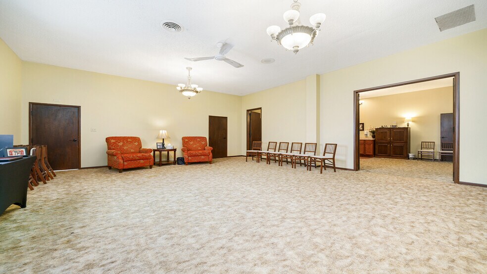 More Photos Of 110 E Dixon St, Polo Specialty For Sale