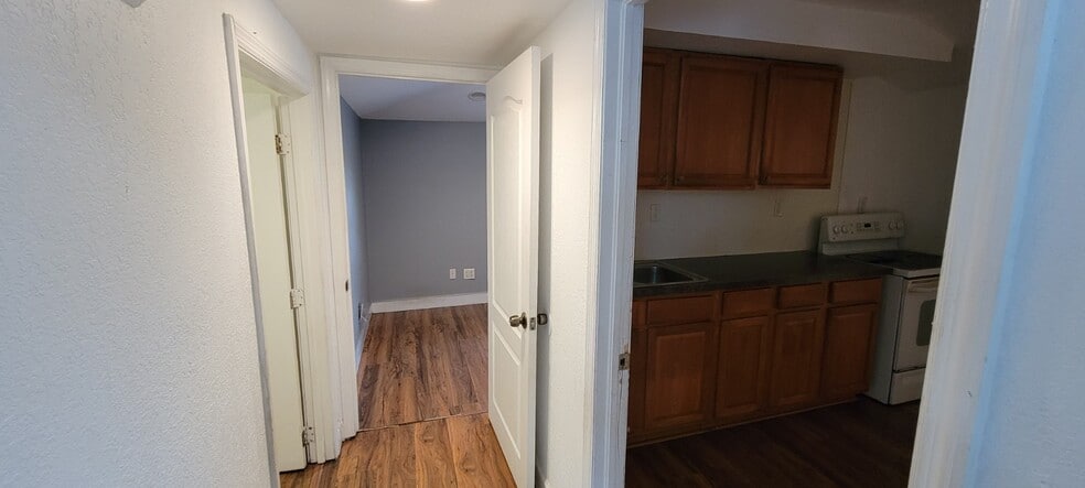 More Photos Of 1901 W Sligh Ave, Tampa Office For Sale