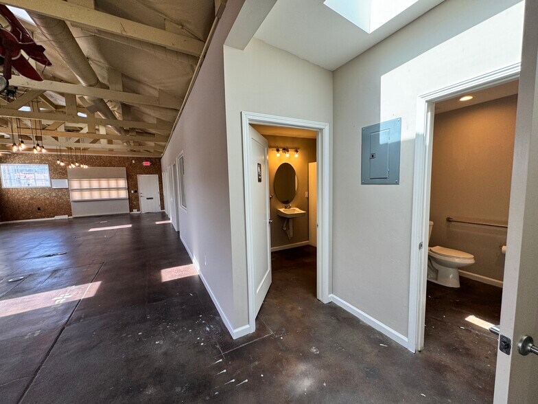 More Photos Of 447 Figueroa St, Monterey Storefront For Sale