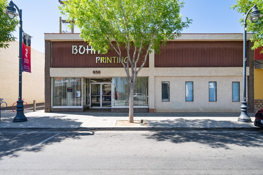 More Photos Of 656 W Lancaster Blvd, Lancaster Restaurant For Sale