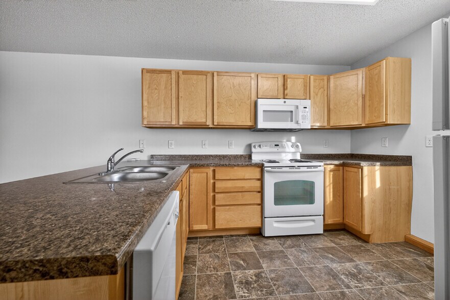 More Photos Of 2415-2501 24th Ave, Williston Apartments For Sale