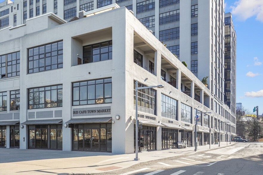 More Photos Of 360 Furman St, Brooklyn Apartments For Lease
