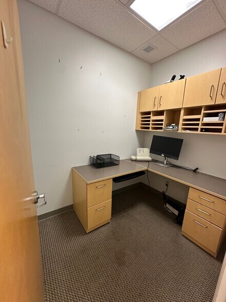 More Photos Of 842 Sunset Lake Blvd, Venice Medical For Lease