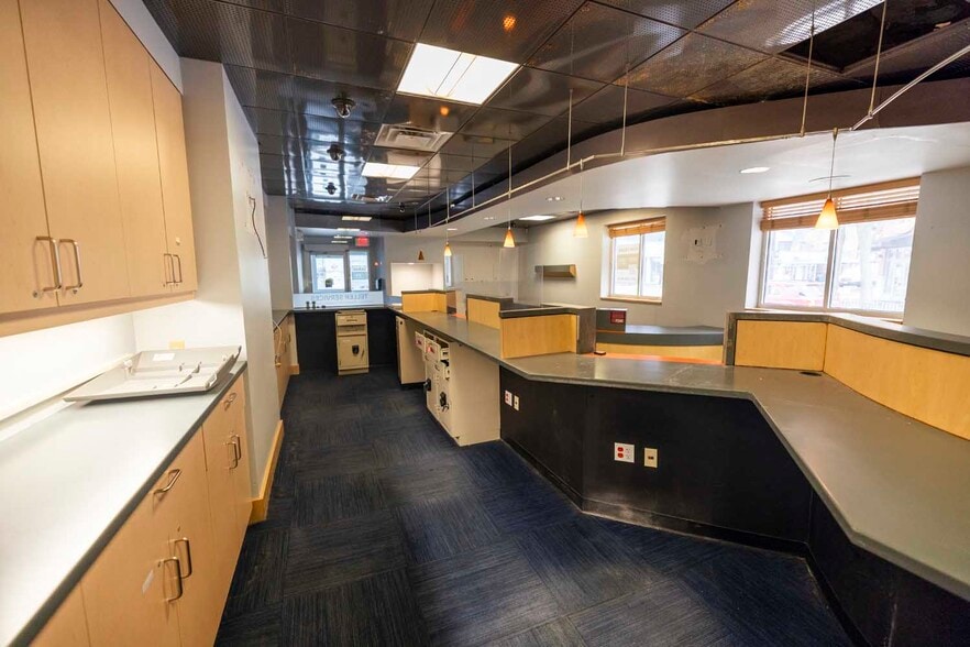 More Photos Of 602 E Green St, Champaign Storefront Retail Office For Lease