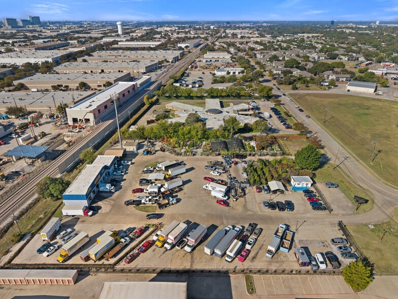 More Photos Of 3104 S Rigsbee Dr, Plano Industrial For Sale