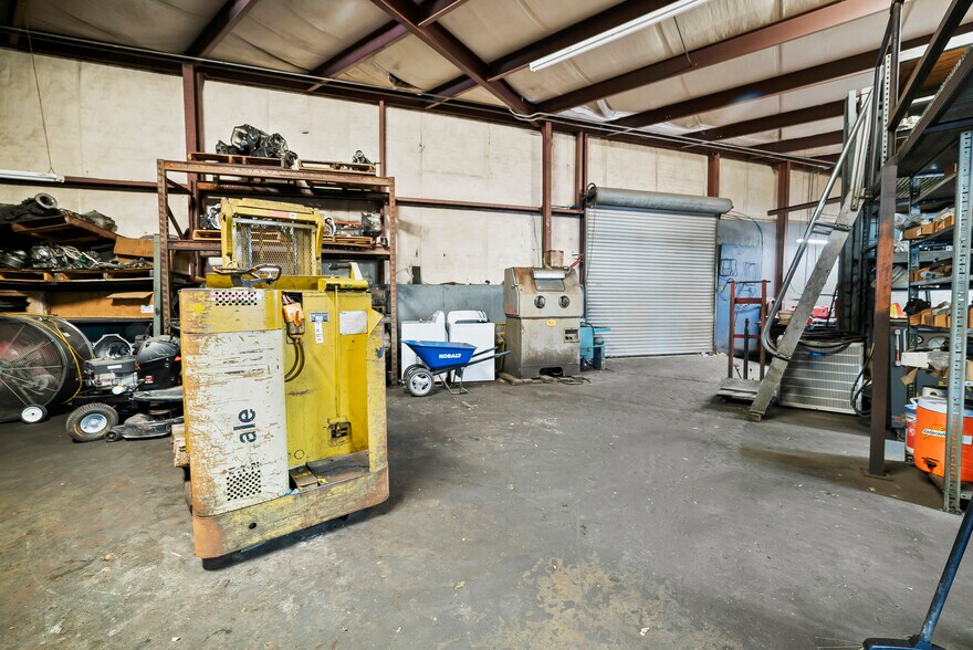 More Photos Of 3237 W Bay St, Savannah Warehouse For Sale