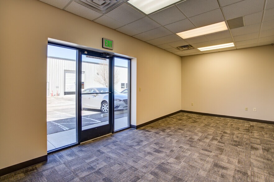 More Photos Of 5739 Observation Ct, Colorado Springs Warehouse For Lease