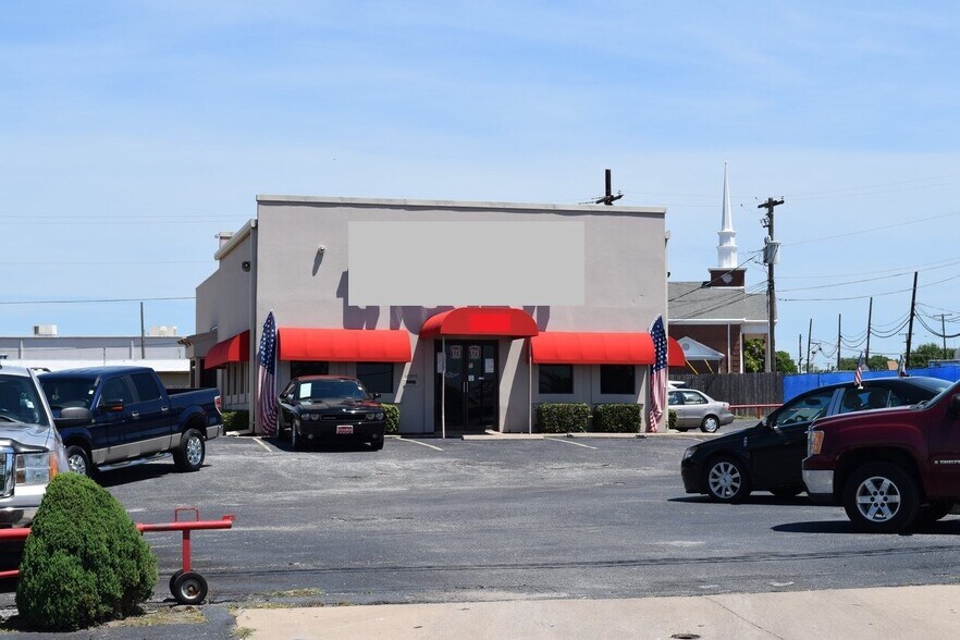 More Photos Of 5959 E Belknap St, Haltom City Auto Dealership For Lease
